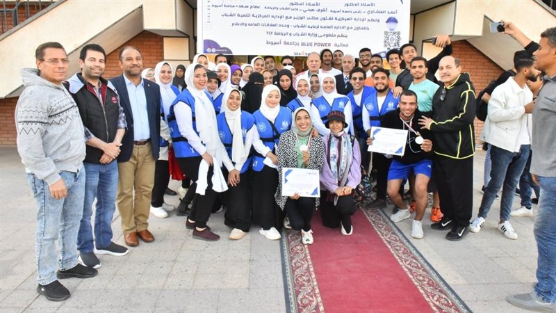 المحافظ والشباب 
