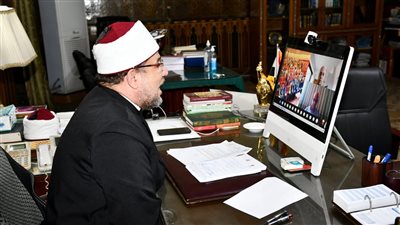 وزير الأوقاف: يجب أن نحد من مخاطر الساحة الرقمية على الشباب