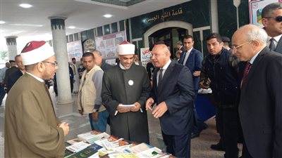 وزيرا النقل والشباب والرياضة يزوران معرض المجلس الأعلى للشئون الإسلامية