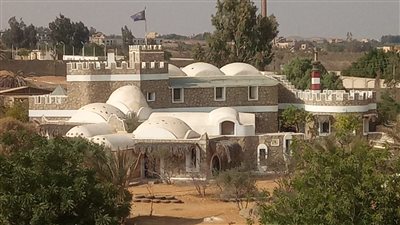 صاحب أول منزل مبني من المخلفات: مصر قادرة على بناء مدن كاملة من المخلفات الطبيعية 