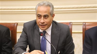 وزير القوى العاملة لـ