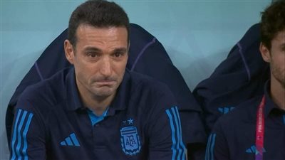 مش دموع الفرحة.. سر بكاء مدرب الأرجنتين بعد فوزه على المكسيك