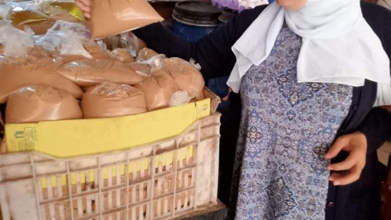 ضبط سلع غذائية في