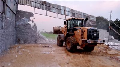 إزالة تعديات على أراض زراعية وضبط 58 بطاقات تموينية في حملات بالجيزة| صور