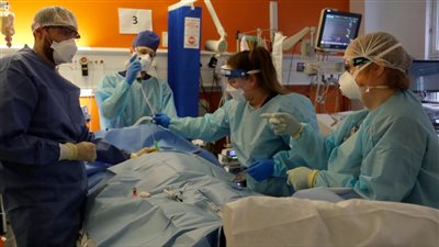 منها جراحة القلب.. بريطانيا تواجه أزمة صحية في 4 تخصصات