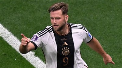  مولر عن نيكلاس فولكروج: يملك مطرقة في قدمه اليمنى 