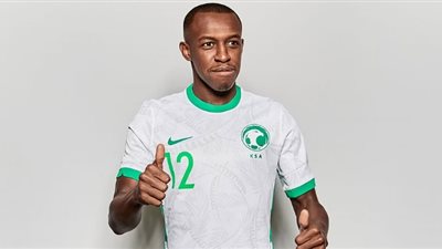 بعد اهتمام الأندية الأوروبية.. من هو سعود عبد الحميد نجم المنتخب السعودي 