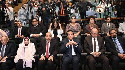 وزير الصحة محذرا من الاستخدام العشوائي لمضادات الميكروبات: تسبب أوبئة جديدة |فيديو وصور 