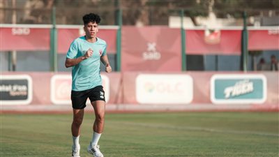 عمار حمدي يشارك في التقسيمة الجماعية بمران الأهلي 