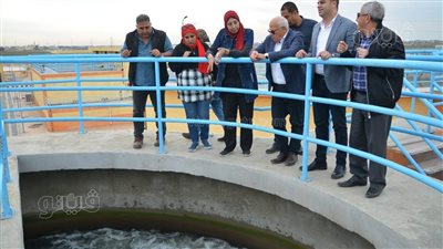 محافظ بورسعيد يتفقد محطة ترشيح المياه السطحية بالكاب
