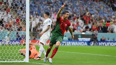 كأس العالم 2022.. برونو فيرنانديز يحرز هدف البرتغال الأول في أوروجواي