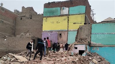 استخراج جثة في انهيار منزل بإمبابة | صور