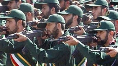 الحرس الثوري يصادر أجهزة صحفيين ويهددهم بالاعتقال 