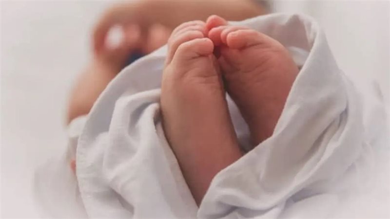 طفل حديث الولادة،