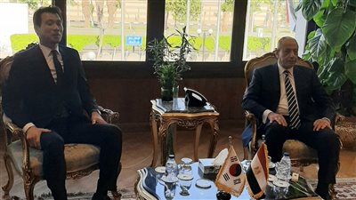 وزير الطيران يبحث مع السفير الكوري التبادل البشري بين البلدين في عصر ما بعد كورونا 
