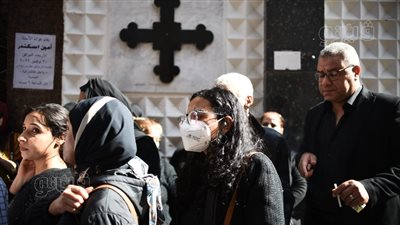 انهيار أسرة وأصدقاء أمين إسكندر خلال تشييع جنازته | فيديو وصور