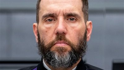 بعد ترشح ترامب للرئاسة.. صحيفة سويسرية تكشف عن شخصية تسبب الرعب للرئيس السابق 