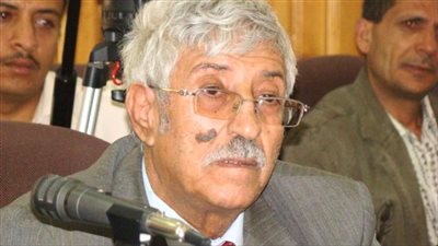 حددت مكان تلقي العزاء.. أسرة الدكتور المقالح ترفض طلب الحوثيين بتشييعه رسميا