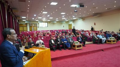 جامعة سوهاج تشارك في ورشة عمل عن التغيرات المناخية بمركز إقليم جنوب الصعيد