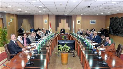 تفاصيل وقرارات اجتماع مجلس جامعة المنصورة l صور 