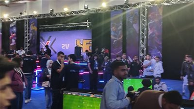 ألعاب الفيديو تجذب الشباب في معرض 2022 Cairo ICT