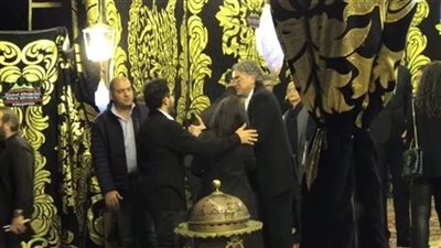 محافظ البنك المركزي وعمرو يوسف وخيري رمضان في عزاء والدة إيهاب جوهر|فيديو وصور