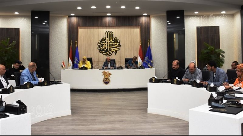 أجتماع محافظ أسوان