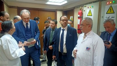 سفير بيلاروسيا يزور معهد القلب القومي لبحث التعاون المشترك 