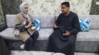 بطل واقعة إنقاذ تلاميذ حادث قنا: لا أجيد السباحة وقفزت في الماء بدون تفكير.. حزنت لوفاة طفلة.. ولا أنسى صدمة الصغار وحزنهم على زميلتهم 