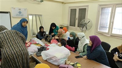 الشباب والرياضة بالقليوبية تدرب الشباب على الخياطة والأشغال اليدوية تحت شعار