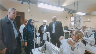 قوى عاملة المنوفية تتابع امتحان 30 متدربة على دورة التفصيل والخياطة