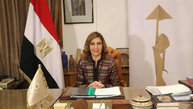 وزيرة الثقافة