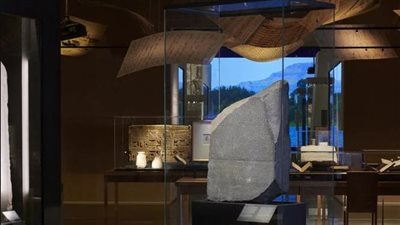 أسوشيتيد برس: مصر تخوض معركة هوية لاستعادة حجر رشيد من بريطانيا