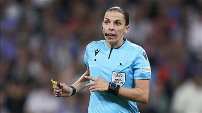 تعليق لاعب منتخب كوستاريكا على إسناد تحكيمه مباراة ألمانيا لـ “امرأة”