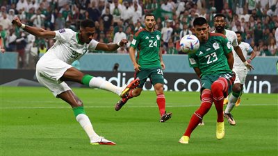 مارتين يتقدم بالهدف الأول للمكسيك في مرمى السعودية