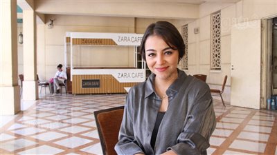 إلهام صفي الدين: لا أعتمد على خالتي إلهام شاهين.. وأحب تقديم المشاهد الجريئة | حوار 