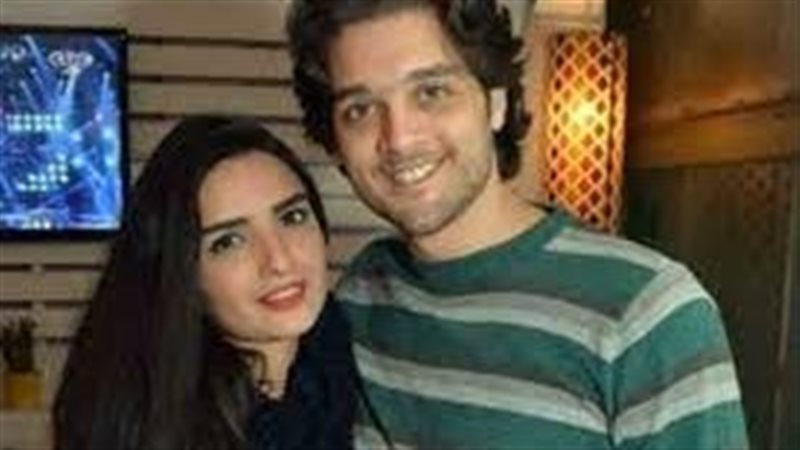 عمر خورشيد وزوجته