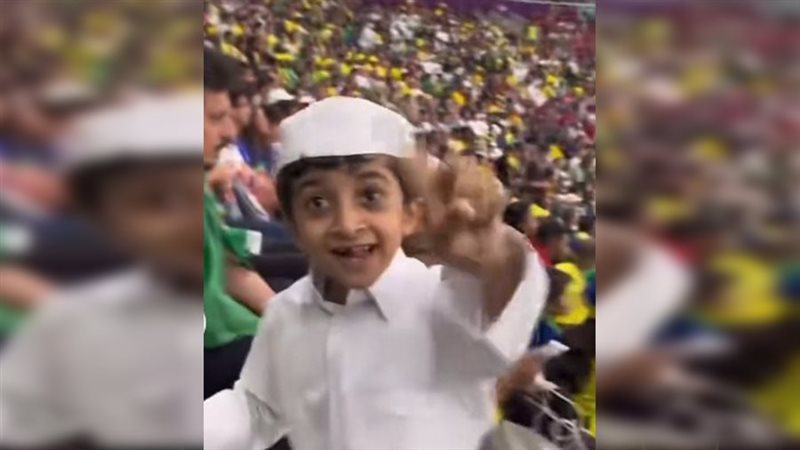 طفل سعودي يثير اندهاش