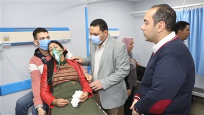 محافظ المنوفية يشكل لجنة للوقوف على أسباب اختناق عشرات العمال بمصنع ملابس