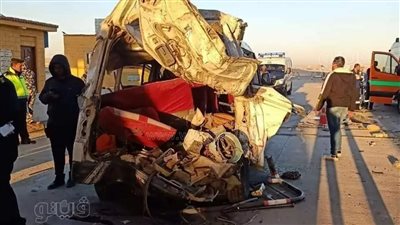 الصورة الأولى لحادث تصادم نقل وميكروباص بطريق السويس