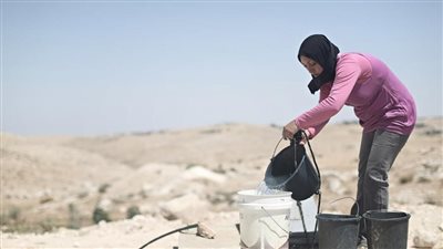  المياه نضال فلسطيني جديد..شح حصة الفرد اليومية بسبب الاحتلال الإسرائيلي.. سرقة الآبار الجوفية والبحر الميت مهدد بالجفاف