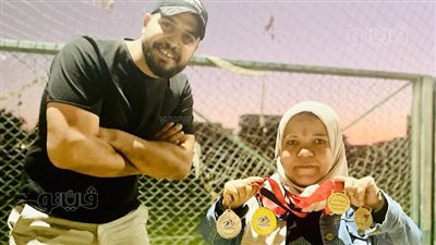 بنات من ذهب.. رقية تتغلب على إعاقتها وتحصد ميداليات ذهبية في لعبتي الرمح ورمي القرص.. وتناشد محافظ المنيا توفير مصدر دخل لها | فيديو وصور 