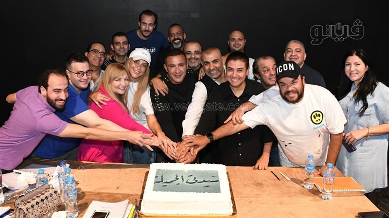 ابطال مسرحية سيدتى