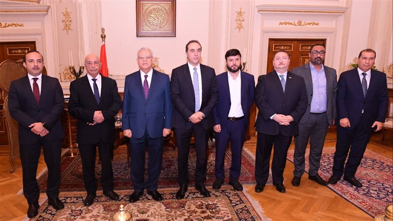 رئيس البرلمان يستقبل