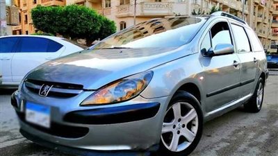 للباحثين عن وجاهة زمان.. 3 سيارات فخمة وعريقة بسوق المستعمل.. والسعر مفاجأة