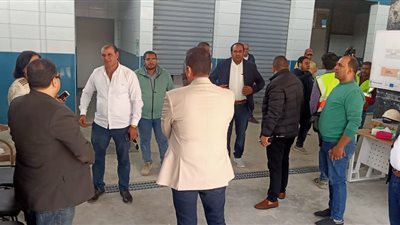 رئيس حي جنوب الجيزة يتفقد سوق السمك ويقود حملة اشغالات | صور