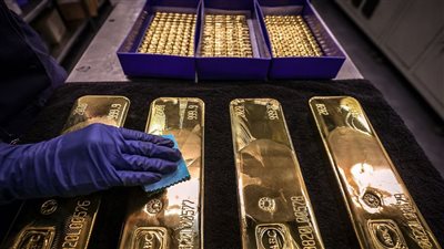 رغم تراجع سعره.. الذهب يتجه صوب تسجيل أفضل أداء أسبوعي في ثلاثة أسابيع 