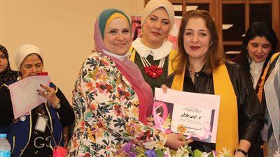  طرق الوقاية من سرطان الثدي ندوة بآداب عين شمس