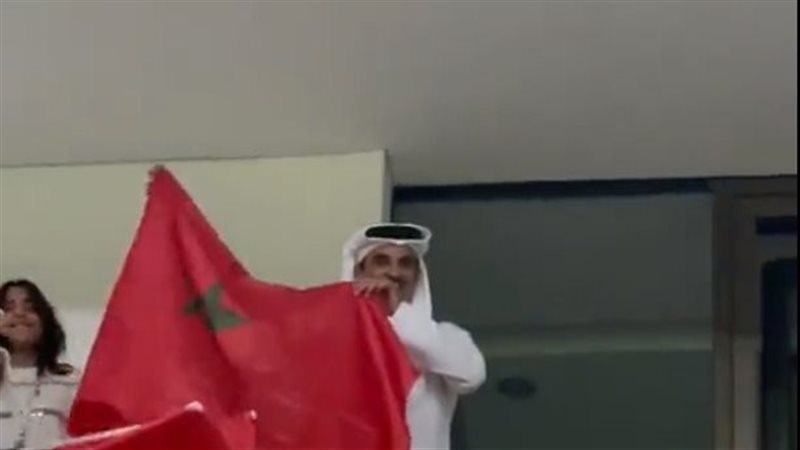 أمير قطر يحتفل بفوز