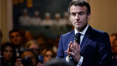 ماكرون يصادق على مرسوم إصلاح نظام التقاعد رسميًا